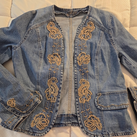 KIKIT Jackets & Blazers - Elegant Blue Denim Jacket with Embroidery